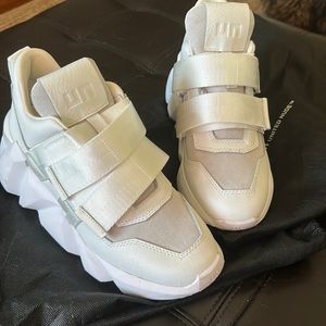 COPY - UN United Nude - Space Kicks